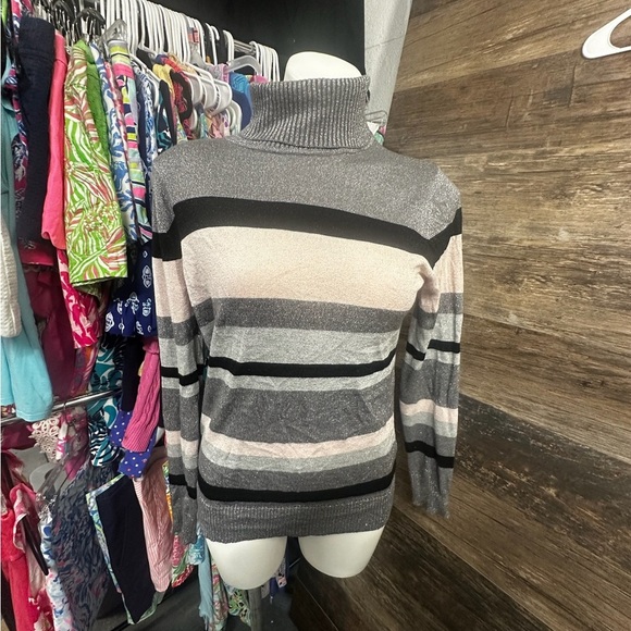 Joseph A Gray Black Turtleneck Sweater with Cowl Design - Picture 9 of 10